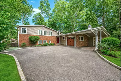 10 Highwood Road, East Norwich, NY 11732 - Photo 1