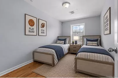 911 Hicksville Road, Far Rockaway, NY 11691 - Photo 14