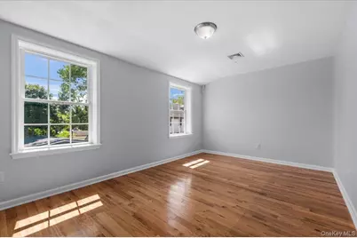 911 Hicksville Road, Far Rockaway, NY 11691 - Photo 8