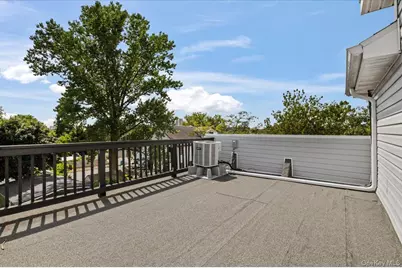 911 Hicksville Road, Far Rockaway, NY 11691 - Photo 18