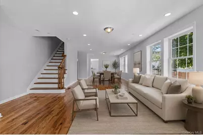 911 Hicksville Road, Far Rockaway, NY 11691 - Photo 4