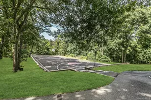 21 Glen Hollow Dr, Holtsville, NY 11742 - Photo 26