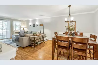 21 Glen Hollow Drive #G9, Holtsville, NY 11742 - Photo 4