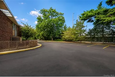 263 N Newbridge Road, Levittown, NY 11756 - Photo 16