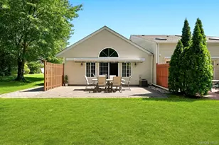 156 Farm House Ct, Manorville, NY 11949 - Photo 4