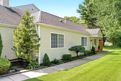 156 Farm House Court, Manorville, NY 11949 - Photo 2