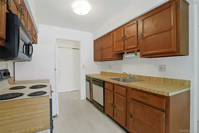 16 Foxwood Drive #8, Pleasantville, NY 10570 - Photo 14