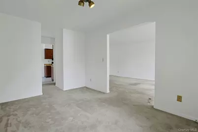 16 Foxwood Drive #8, Pleasantville, NY 10570 - Photo 8