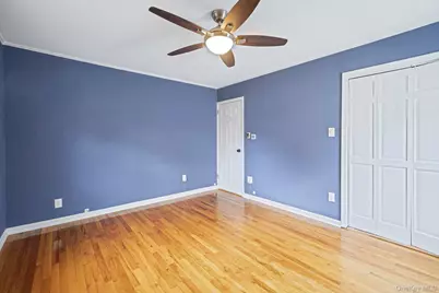 190 Albertson Place, Mineola, NY 11501 - Photo 12