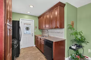 154 Park Ln, Massapequa, NY 11758 - Photo 4