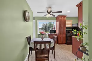 154 Park Ln, Massapequa, NY 11758 - Photo 6