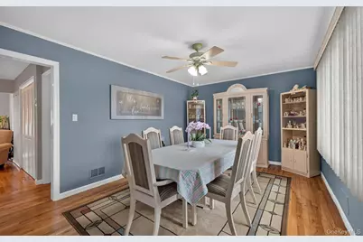 154 Park Lane, Massapequa, NY 11758 - Photo 8