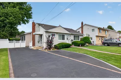 154 Park Lane, Massapequa, NY 11758 - Photo 2
