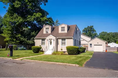 120 Aspen Road, Kings Park, NY 11754 - Photo 4