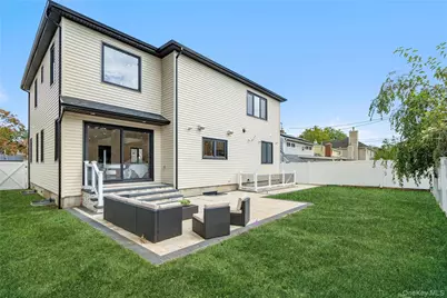 30 Hedge Lane, Westbury, NY 11590 - Photo 44
