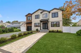 30 Hedge Ln, Westbury, NY 11590 - Photo 4