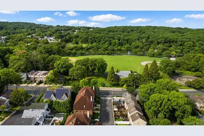 16 Fox Hunt Court, New York, NY 10301 - Photo 40