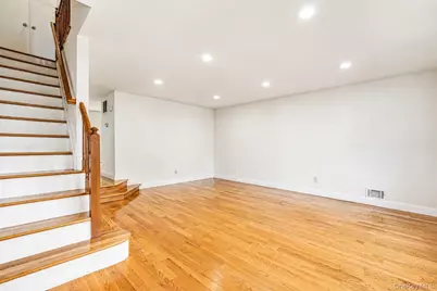 16 Fox Hunt Court, New York, NY 10301 - Photo 10
