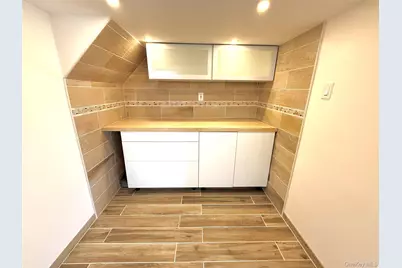 32 Elissa Lane #Unit 1, Yonkers, NY 10710 - Photo 6