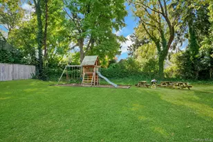 838 Pelhamdale Rd, New Rochelle, NY 10801 - Photo 22