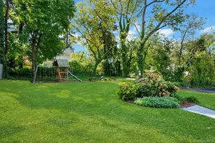 838 Pelhamdale Rd, New Rochelle, NY 10801 - Photo 24