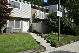 211 Springmeadow Dr, Holbrook, NY 11741 - Photo 2