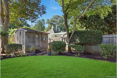 27 E 17th Street, Huntington Station, NY 11746 - Photo 22