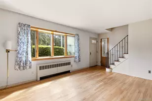 27 E 17th St, Huntington Station, NY 11746 - Photo 4