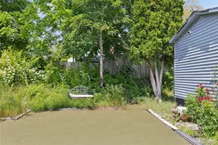 8 N Railroad Ave, Jamesport, NY 11901 - Photo 28