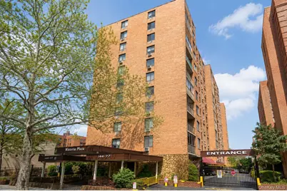 14477 Roosevelt Avenue #8G, Flushing, NY 11354 - Photo 1
