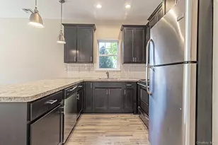 21 Robert Ct St, Amityville, NY 11701 - Photo 4