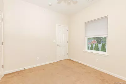 14 Grace Lane, Lindenhurst, NY 11757 - Photo 8