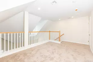 843 Lake Blvd, Lindenhurst, NY 11757 - Photo 16