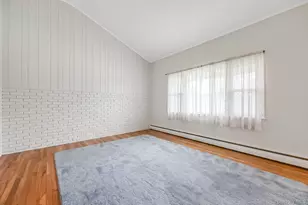 70 Prairie Ln, Lindenhurst, NY 11757 - Photo 8