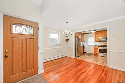 70 Prairie Lane, Lindenhurst, NY 11757 - Photo 4