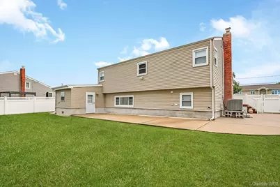 70 Prairie Lane, Lindenhurst, NY 11757 - Photo 16