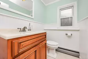 70 Prairie Ln, Lindenhurst, NY 11757 - Photo 14