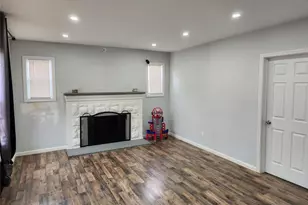 21 Nassau Pl, Hempstead, NY 11550 - Photo 6
