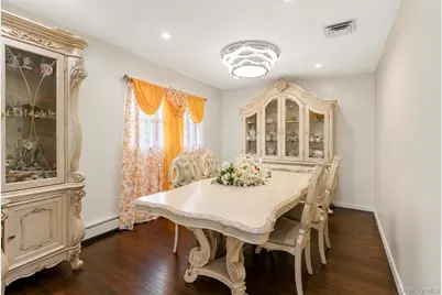 12 Hilton Court, Hicksville, NY 11801 - Photo 10