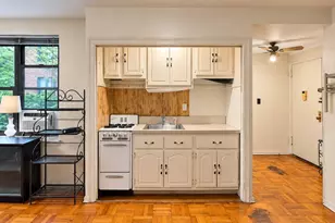 71 Grace Ave, Great Neck, NY 11021 - Photo 4