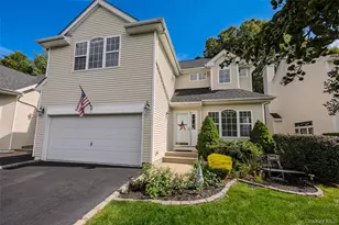 4 Sunflower Ridge Rd, South Setauket, NY 11720 - Photo 2