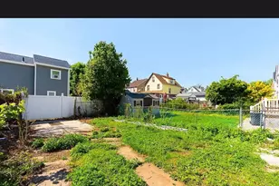 109-16 221st St, Queens Village, NY 11429 - Photo 16