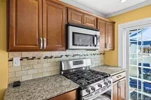 22 Maple Dr, Amityville, NY 11701 - Photo 12