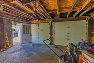 22 Maple Dr, Amityville, NY 11701 - Photo 32