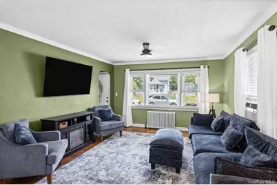 22 Maple Drive, Amityville, NY 11701 - Photo 8