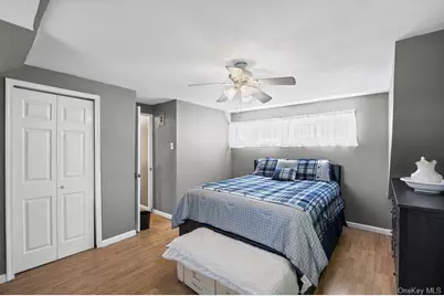 22 Maple Drive, Amityville, NY 11701 - Photo 18