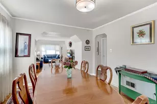 269-19 81st Ave, New Hyde Park, NY 11040 - Photo 16