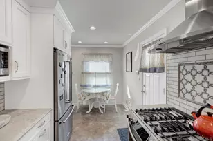 269-19 81st Ave, New Hyde Park, NY 11040 - Photo 12