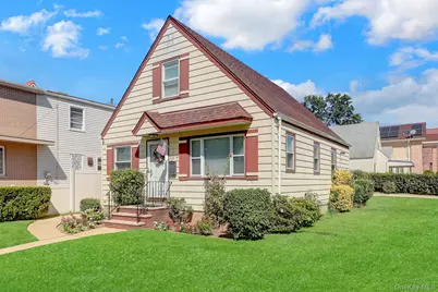 26919 81st Avenue, New Hyde Park, NY 11040 - Photo 2