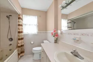 14 Edwards Pl, Valley Stream, NY 11580 - Photo 10